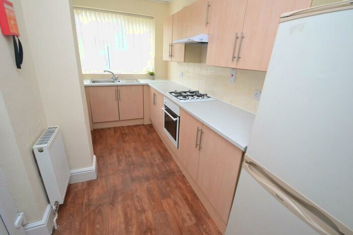 2 Bedroom Flat To Rent In Henry Road, West Bridgford, NG2