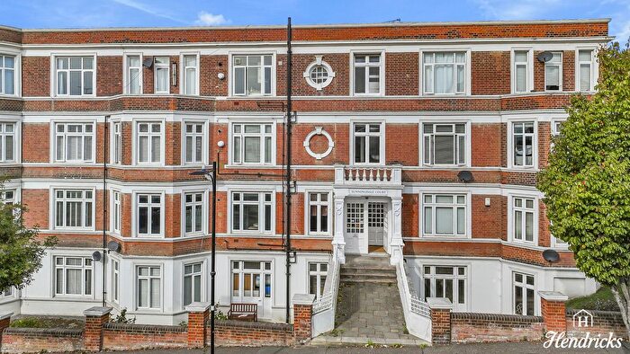2 Bedroom Flat For Sale In Crowstone Road, Westcliff-On-Sea, SS0