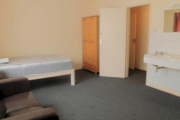 6 Bedroom House To Rent In St Stephens Hill, Canterbury Ref -, CT2