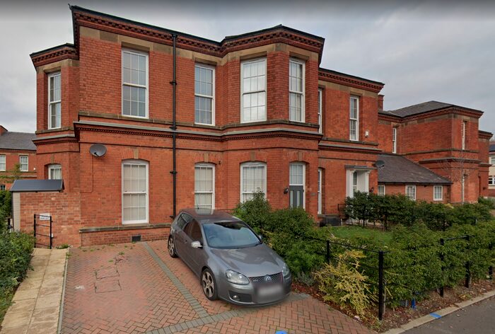 3 Bedroom Town House To Rent In Elmdon Drive, Humberstone Heights, Leicester, Leicestershire, LE5