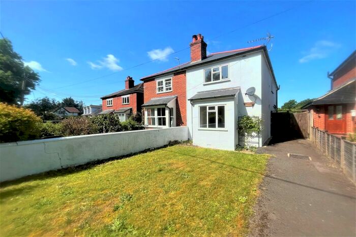 3 Bedroom Semi-Detached House To Rent In Brambridge, SO50