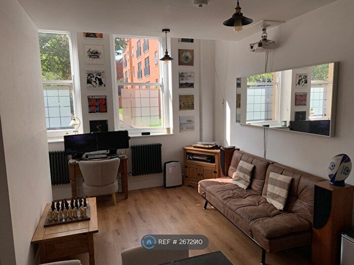 1 Bedroom Flat To Rent In Bexley Square, Salford, M3