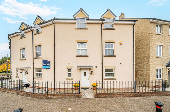 3 Bedroom End Of Terrace House For Sale In Thursday Street, Swindon, Wiltshire, SN25