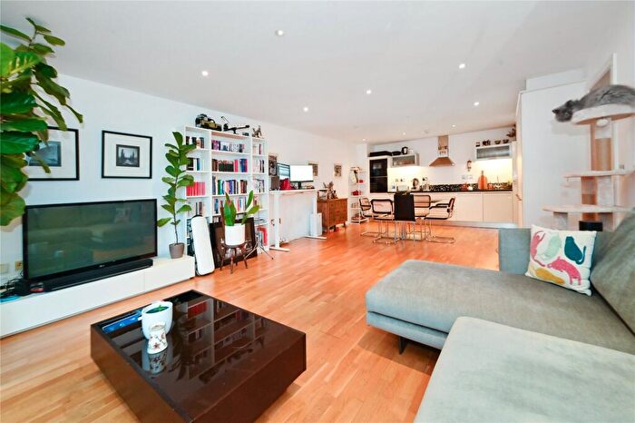 2 Bedroom Flat For Sale In Millharbour, London, E14