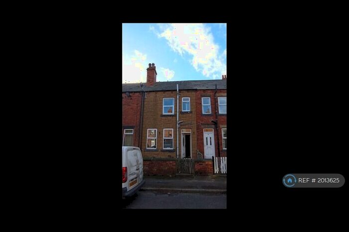 3 Bedroom Terraced House To Rent In Hodroyd Cottages, Brierley, Barnsley, S72