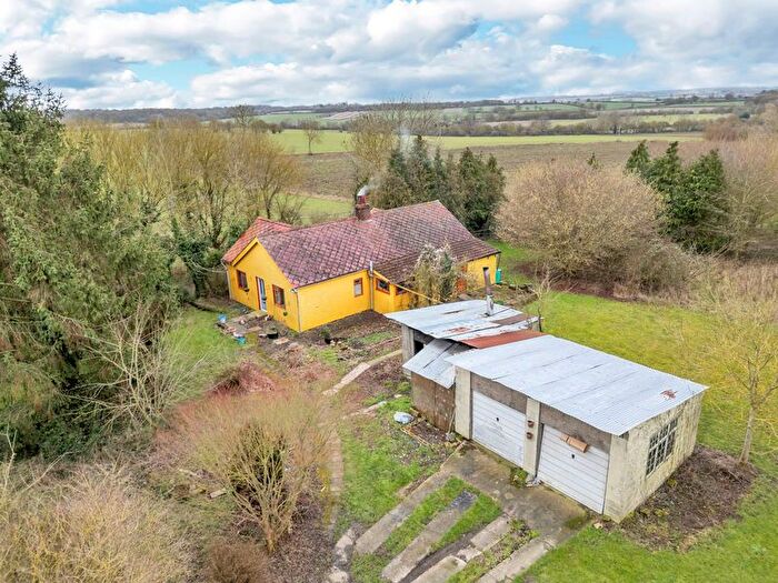 4 Bedroom Detached Bungalow For Sale In Melford Road, Lawshall, IP29