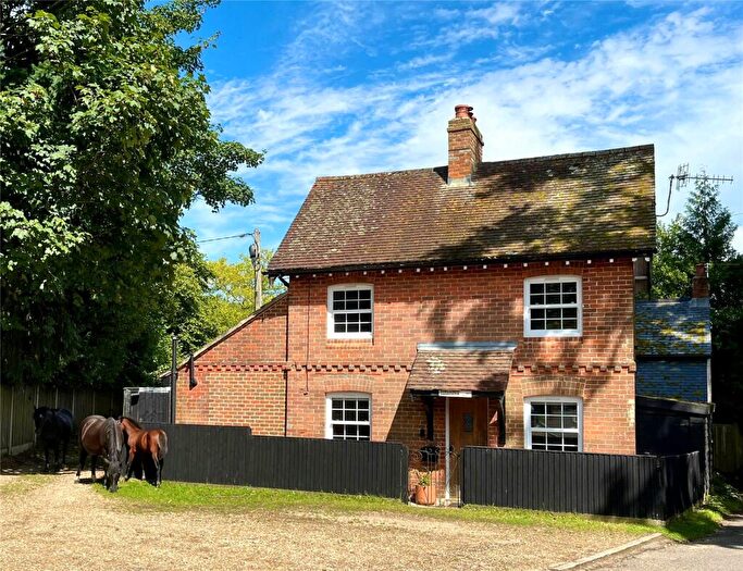 2 Bedroom Detached House For Sale In Pikes Hill, Lyndhurst, Hampshire, SO43