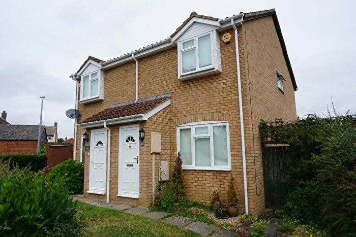 2 Bedroom Semi-Detached House To Rent In Foxhill, Olney, MK46