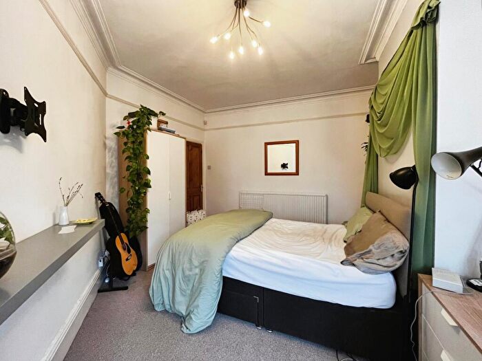 2 Bedroom Flat For Sale In Claremont Grove, Didsbury, Manchester, M20