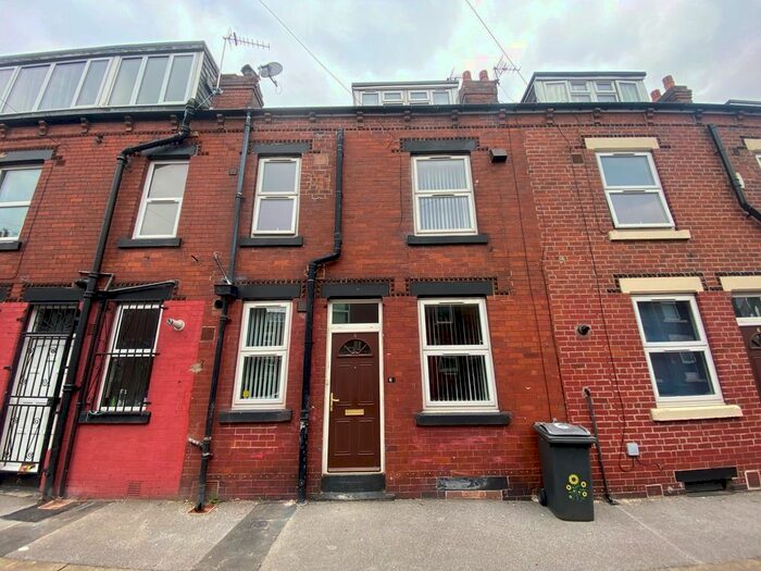 2 Bedroom Property To Rent In East Park Terrace, Leeds, LS9