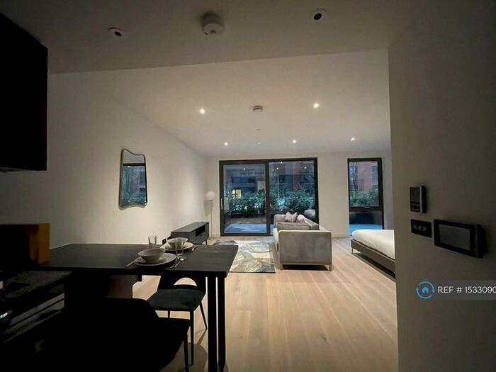 Studio To Rent In Viaduct Gardens, London, SW11