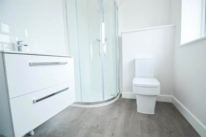 5 Bedroom Terraced House For Sale In Poplar Road, Rochester, ME2