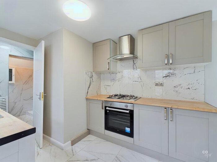1 Bedroom Flat To Rent In Ditchling Rise, Brighton, BN1
