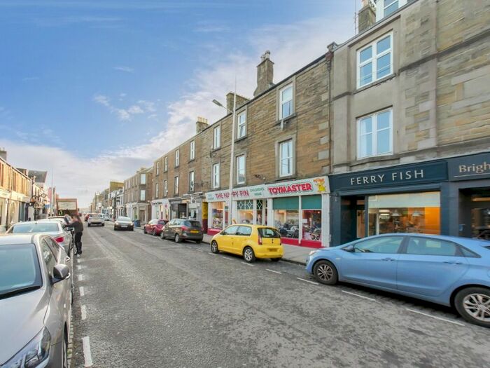 3 Bedroom Flat To Rent In Gray Street, Broughty Ferry, Dundee DD5