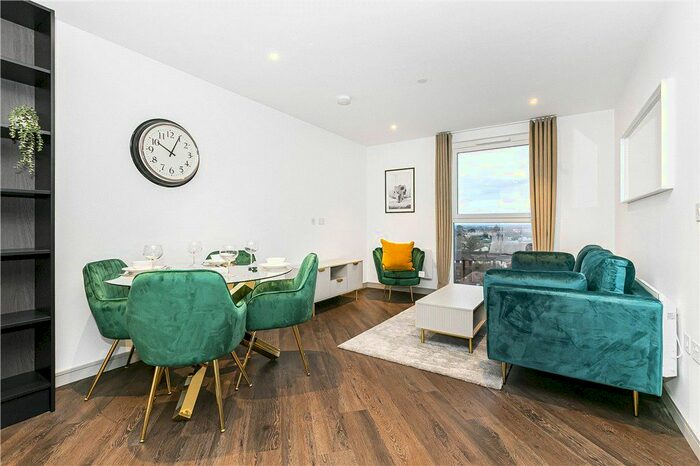 1 Bedroom Flat To Rent In Eden Grove, Staines-Upon-Thames, Surrey, TW18