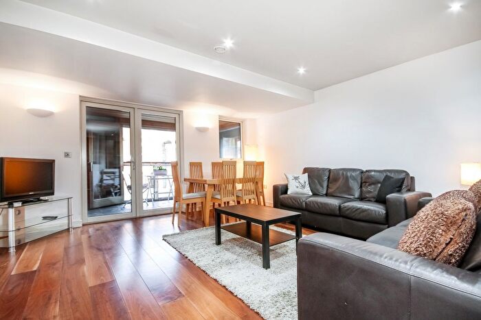 4 Bedroom Flat To Rent In Blenheim Court, Denham Street, Greenwich, SE10
