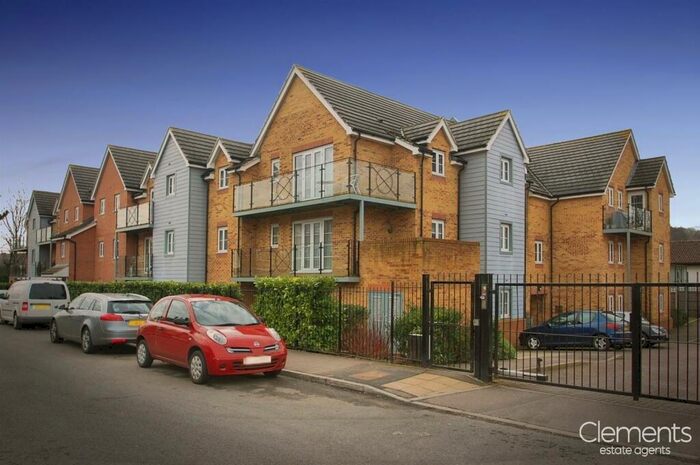 2 Bedroom Apartment To Rent In Apsley, Hemel Hempstead, HP3