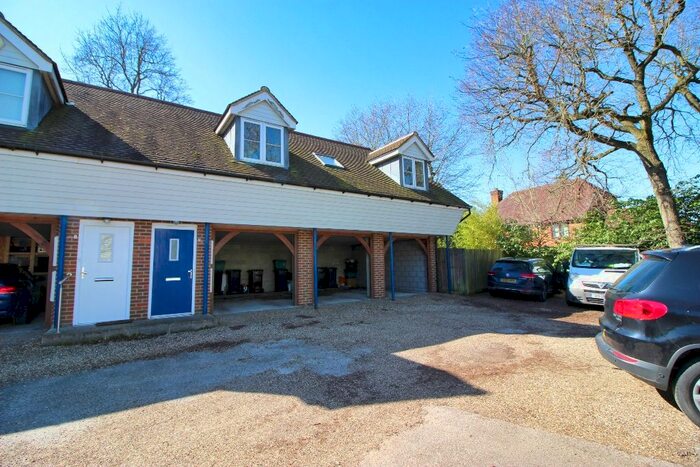 1 Bedroom Maisonette To Rent In Brickmakers Meadows, St. Mary's Platt, TN15