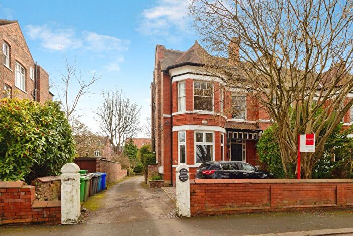 3 Bedroom Flat For Sale In Kinnaird Road, Didsbury, Manchester, Greater Manchester, M20