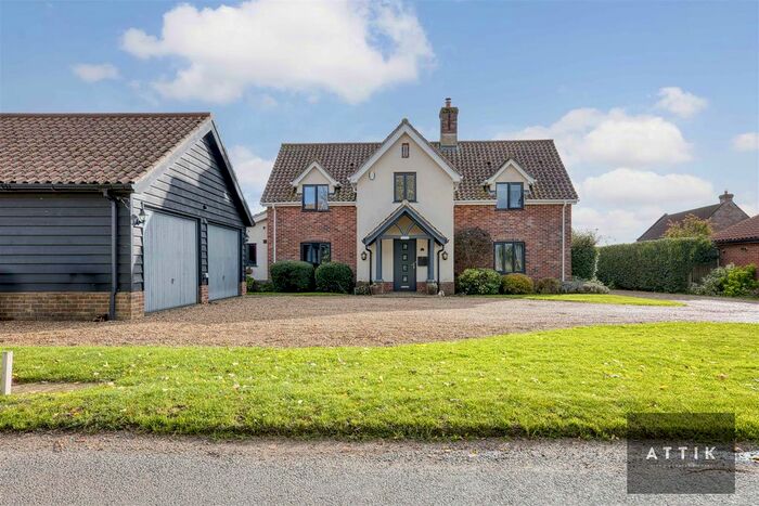 4 Bedroom Detached House For Sale In Nelsons Loke, Great Ellingham, Attleborough, NR17