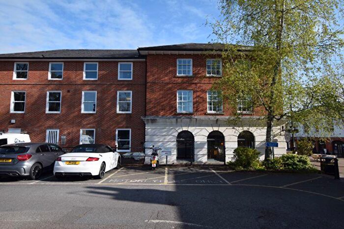 2 Bedroom Flat To Rent In Lady Place Court, Alton, GU34