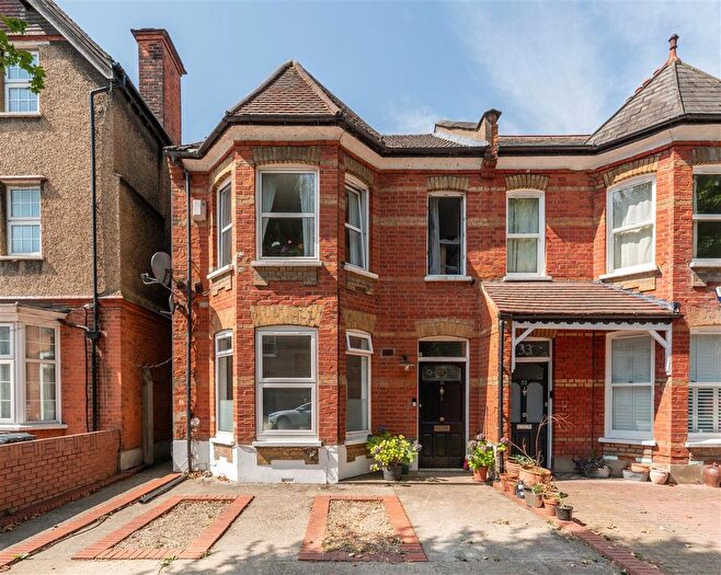 2 Bedroom Flat For Sale In St. James Avenue, West Ealing, W13