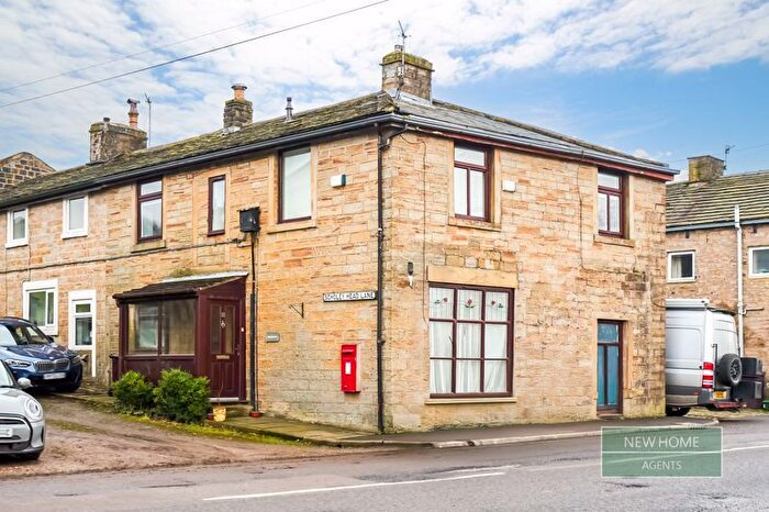 3 Bedroom End Of Terrace House For Sale In Scholey Head Lane, Cliviger, Burnley, BB10