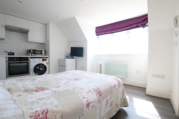 Studio To Rent In Finchley Road, London, NW3