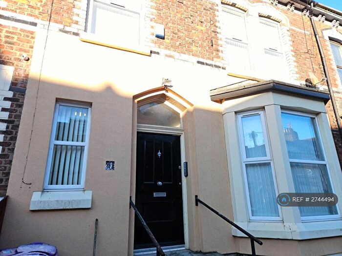 2 Bedroom Flat To Rent In Kremlin Drive, Liverpool, L13