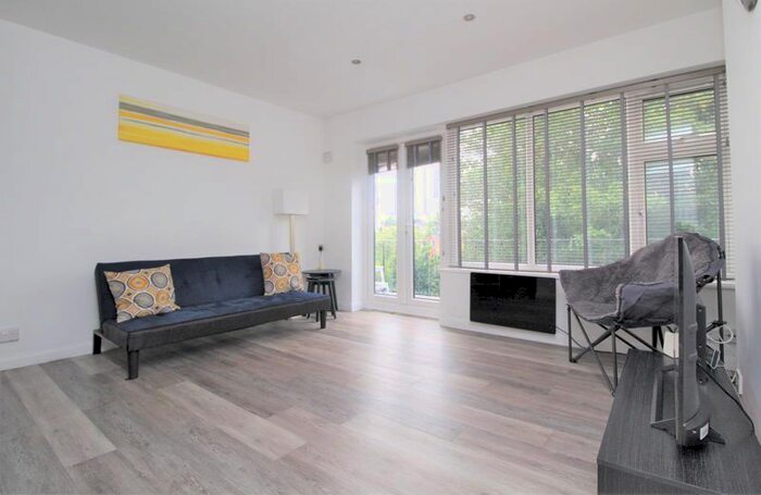 1 Bedroom Property To Rent In Shevon Way, Brentwood, CM14