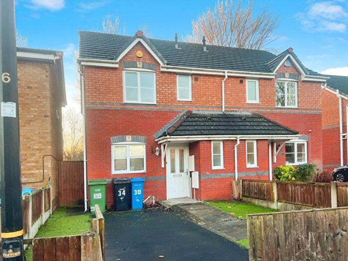 3 Bedroom Semi-Detached House To Rent In Lingfield Avenue, Sale, M33