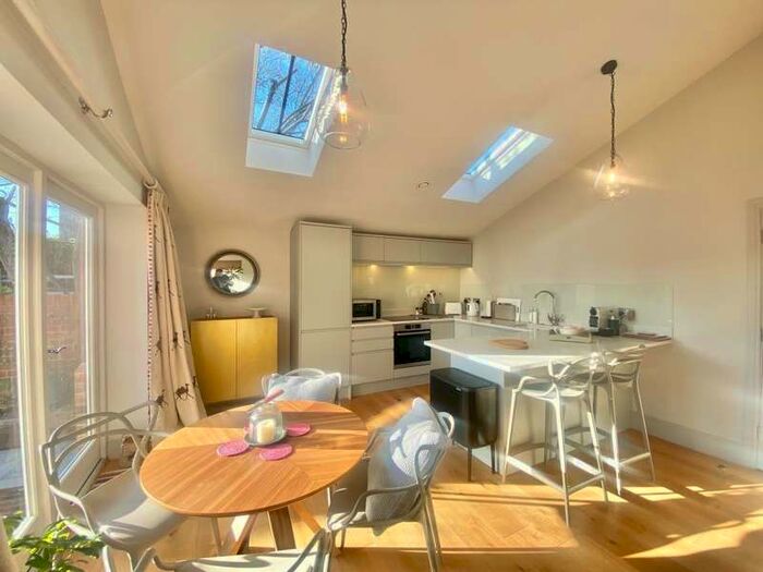 1 Bedroom Semi-Detached House To Rent In Market Place, Henley On Thames, RG9