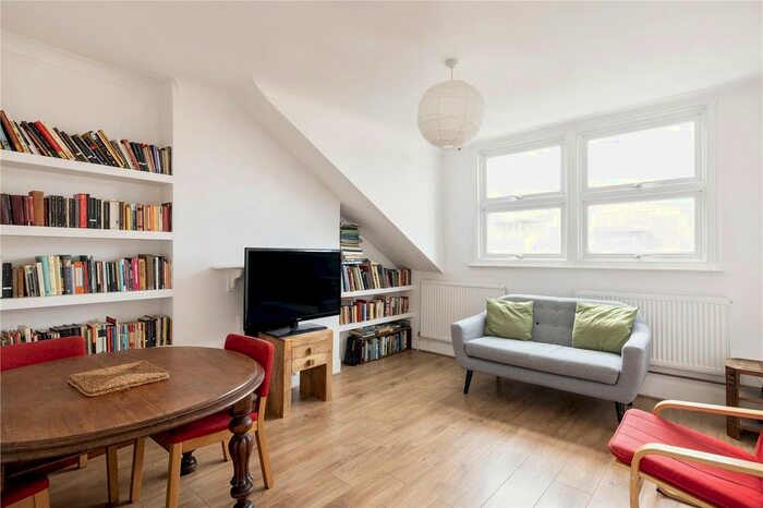 2 Bedroom Flat To Rent In Brailsford Road, London, SW2