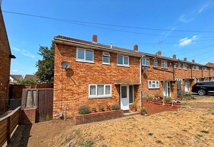 3 Bedroom End Of Terrace House To Rent In Parys Road, Luton, LU3