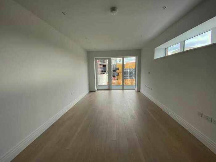2 Bedroom Flat To Rent In Filmworks Walk, London, W5
