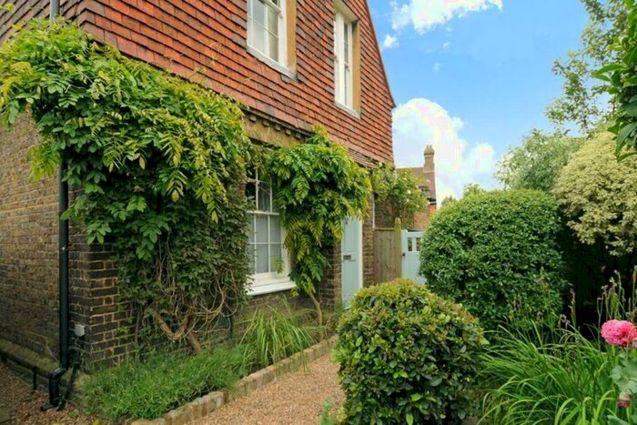 2 Bedroom Cottage To Rent In Turney Road, Dulwich, London, SE21