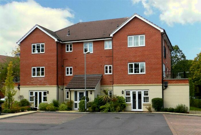 2 Bedroom Apartment To Rent In Waterloo Road, Crowthorne, RG45
