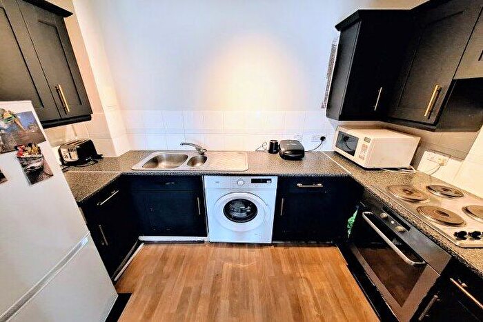 2 Bedroom Flat To Rent In Esparto Way, Dartford, DA4