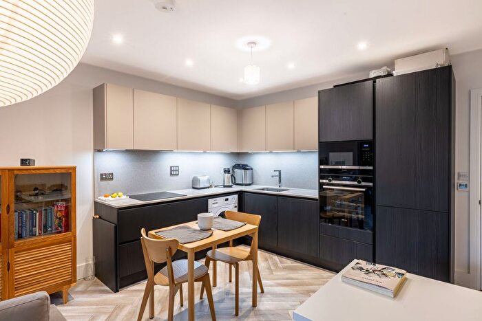 2 Bedroom Flat For Sale In Woodcrest Road, Kyle Court, CR8