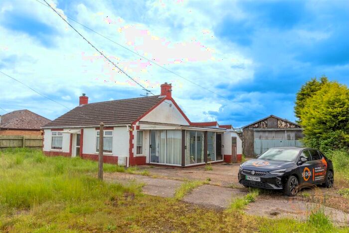 2 Bedroom Detached Bungalow For Sale In Moulton Chapel Road, Moulton Chapel, Spalding, PE12