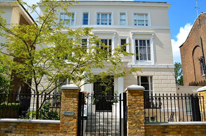 2 Bedroom Apartment To Rent In Hamilton Terrace, London, NW8