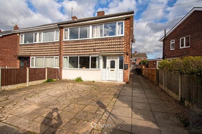 3 Bedroom Semi-Detached House For Sale In Sherwood Avenue, Edenthorpe, Doncaster, DN3