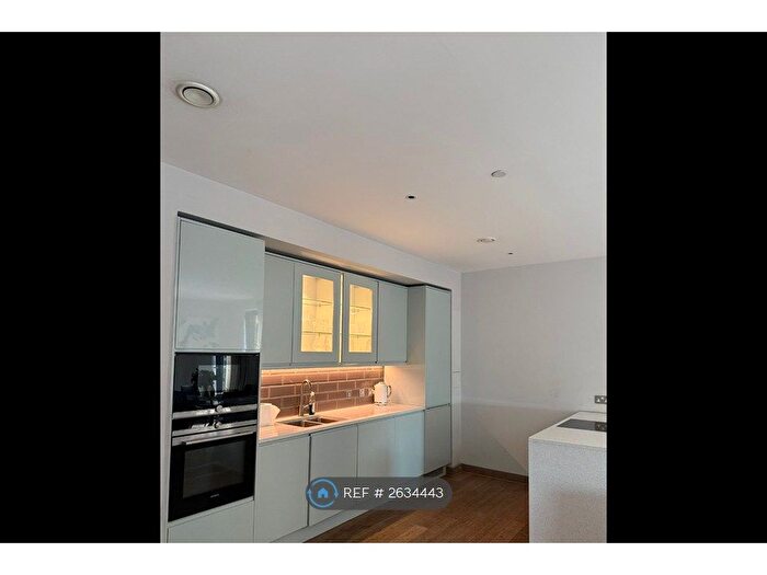 2 Bedroom Flat To Rent In Dray House, London, SW18