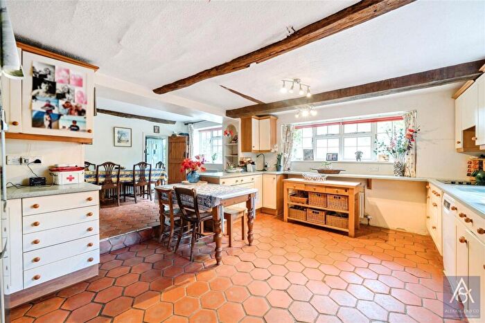 6 Bedroom Semi-Detached House For Sale In Church End, Leckhampstead, Buckingham, MK18