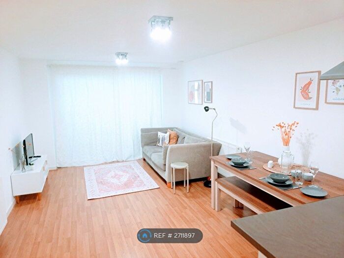 1 Bedroom Flat To Rent In Wager Street, London, E3