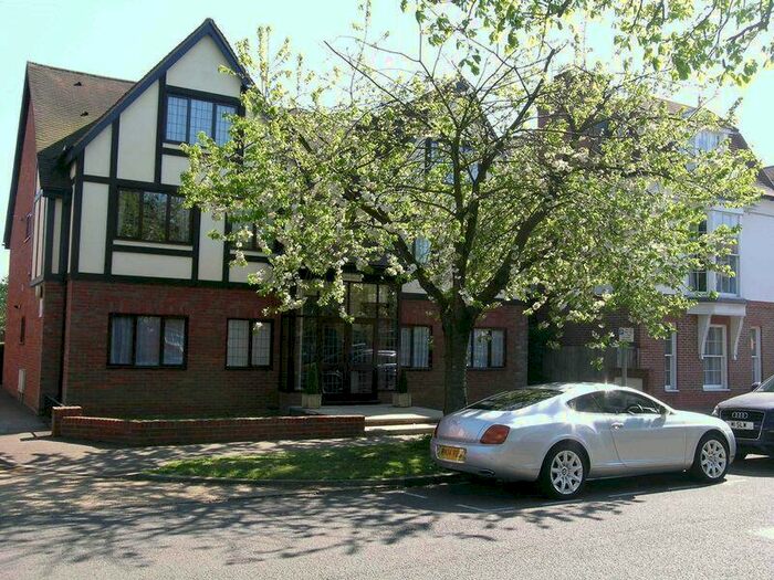 2 Bedroom Flat To Rent In Boleyn Mansions, Warwick Road Beaconsfield, HP9