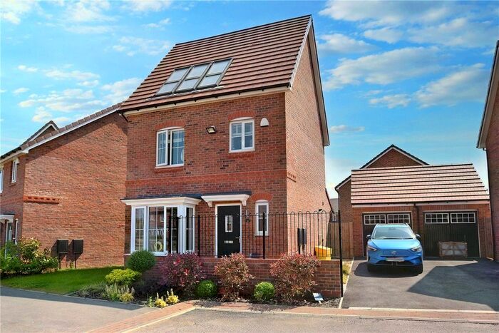 4 Bedroom Detached House To Rent In Firth Way, Stanley, Wakefield, West Yorkshire, WF3