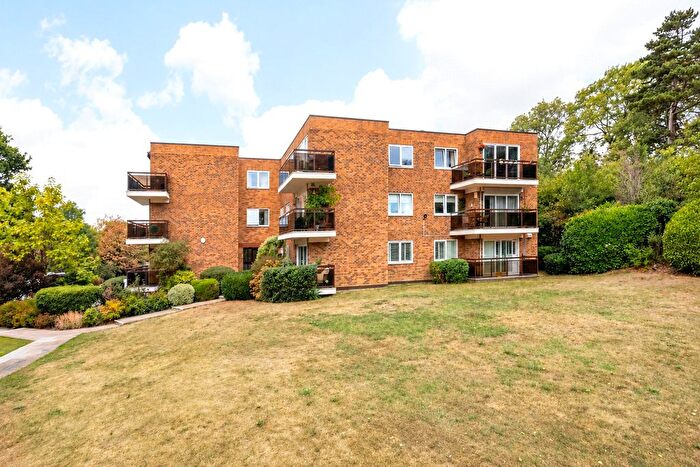 2 Bedroom Flat For Sale In Shannon Way, Beckenham, BR3