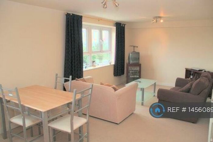 2 Bedroom Flat To Rent In City View, Salford, M7