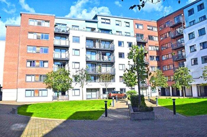 2 Bedroom Flat To Rent In Southwell Park Road, Camberley, Surrey, GU15